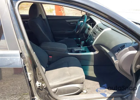 2015 Nissan Altima 2.5 S из США, поврежденный, VIN 1N4AL3AP0FC167531